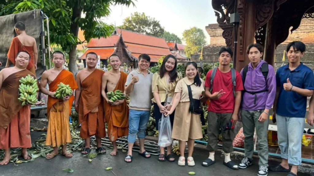 ระดมทุนให้การแจกข่าวช่วยเหลือชาวเชียงใหม่ที่ประสบอุทกภัย