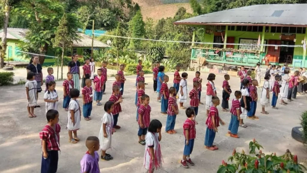 ระดมทุนจัดทำสนามเด็กเล่น โรงเรียนมะหินหลวง จ แม่ฮ่องสอน