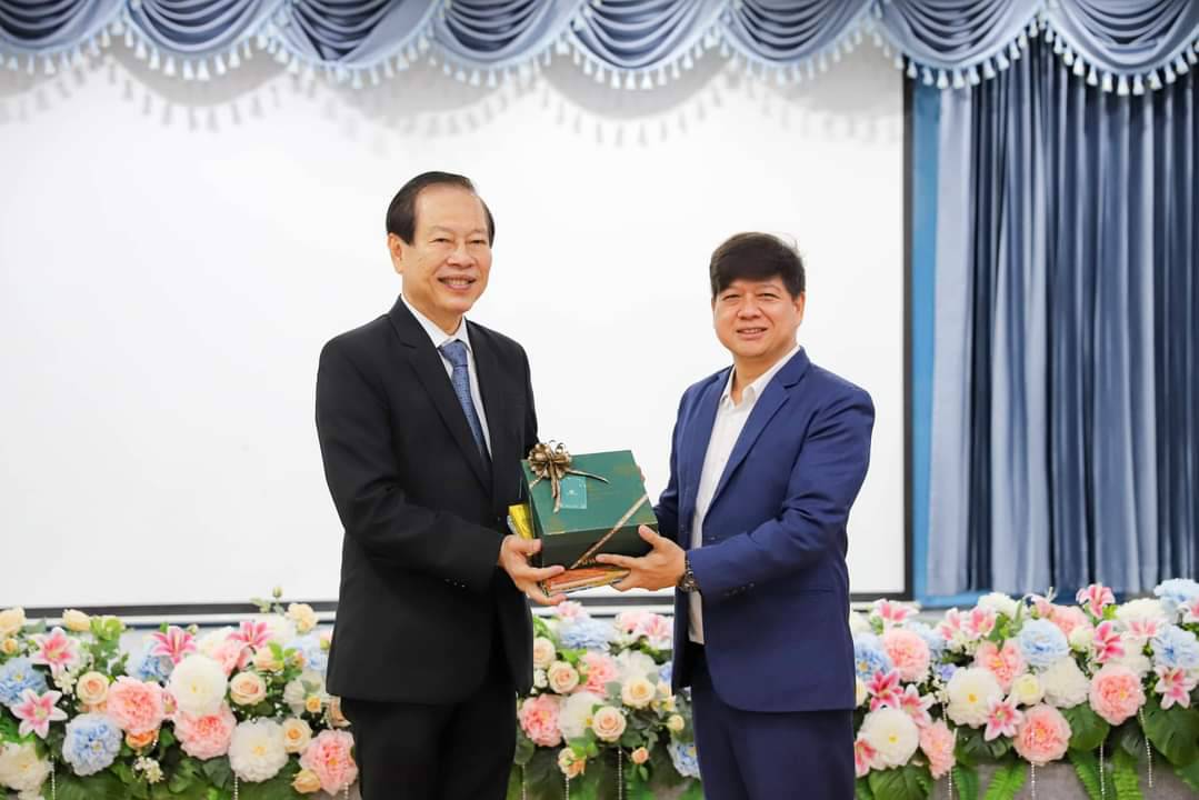 ผู้ประสานงานฯ การดำเนินการลงนามความร่วมมือทางวิชาการระหว่างสถาบันเส้นทางสายไหม จิ้นปู้ประเทศไทย และ เทศบาลนครเชียงราย