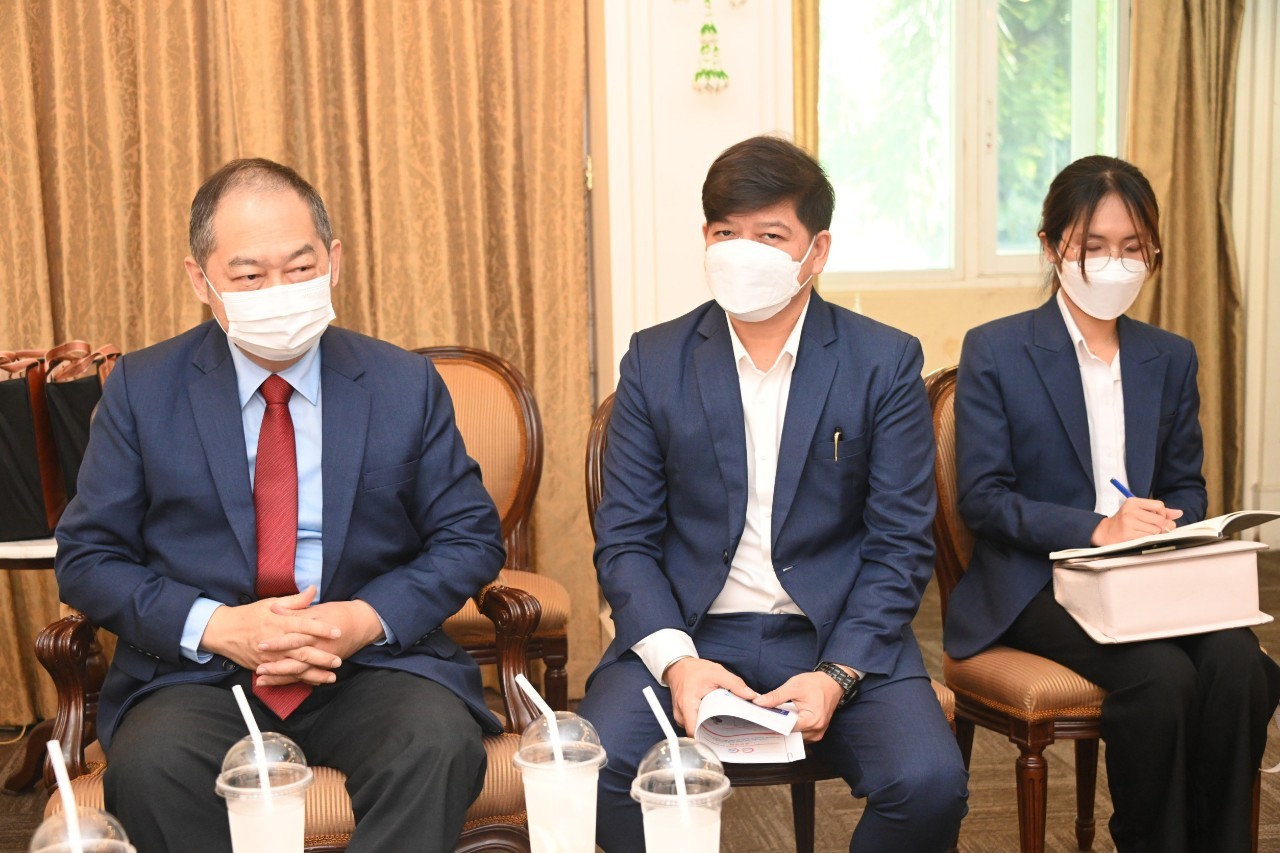 ผู้ดำเนินงานและประสานงาน การหารือความร่วมมือทางวิชาการ ระหว่างสถาบันเส้นทางสายไหม และสำนักงานคณะกรรมการการอาชีวศึกษา กระทรวงศึกษาํธิการ