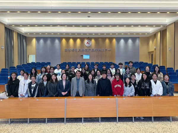 วิทยากรและผู้ประสานงานฯ โครงการพัฒนาศักยภาพและเตรียมความพร้อมด้านคุณวุฒิวิชาชีพผู้สอนภาษาจีน และการฝึกประสบการณ์ ณ ประเทศไทย  มหาวิทยาลัยQUjing