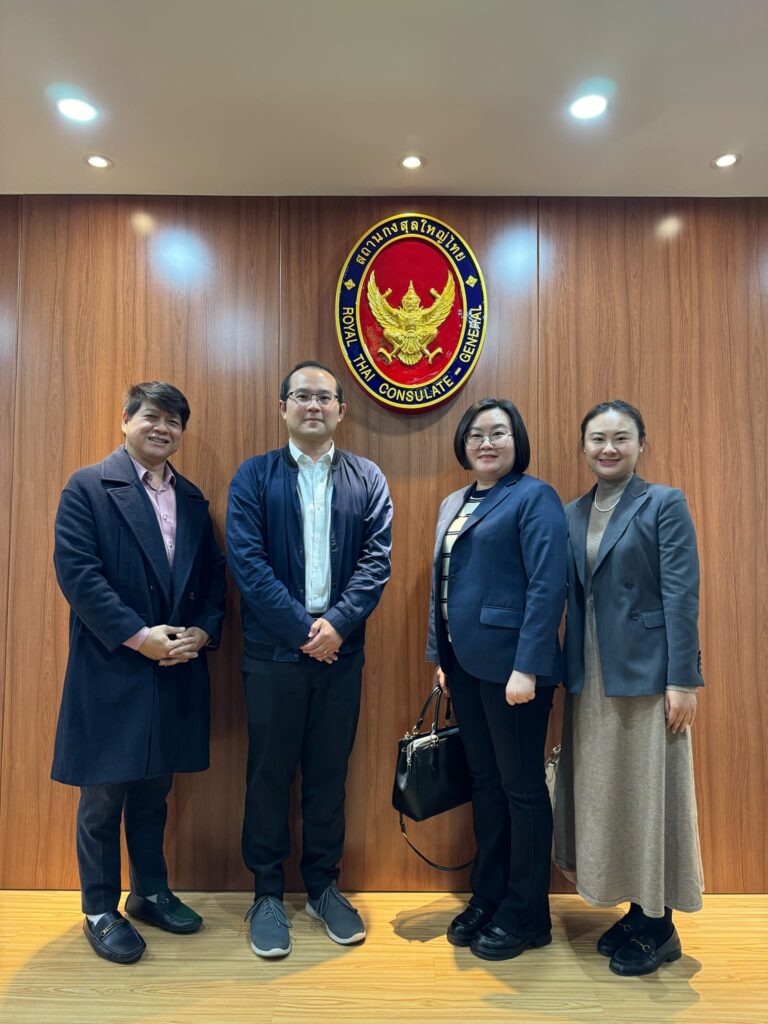 ผู้ประสานงานความร่วมมือ ฯการหารือความร่วมมือในการส่งเสริมการสอนภาษาจีนสำหรับเยาวชนไทย และโครงการแลกเปลี่ยนบุคคลากรชาวจีน กับ สถานกงสุลใหญ๋ ณ เมืองคุณหมิง