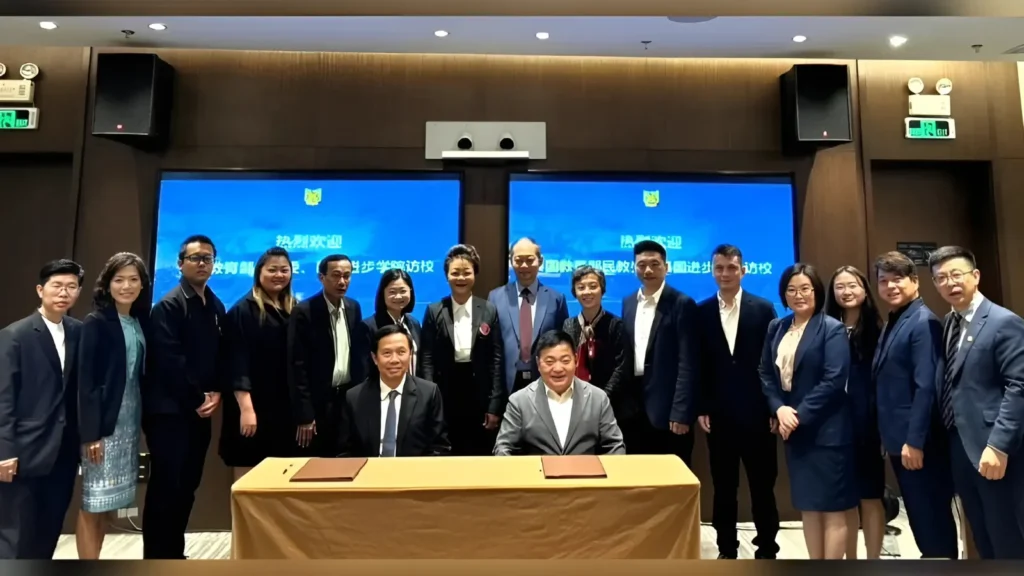พิธีลงนามความร่วมมือ ระหว่าง คณะสช.กับ Shantou University โดยมี Jinbu เข้าร่วมพิธี