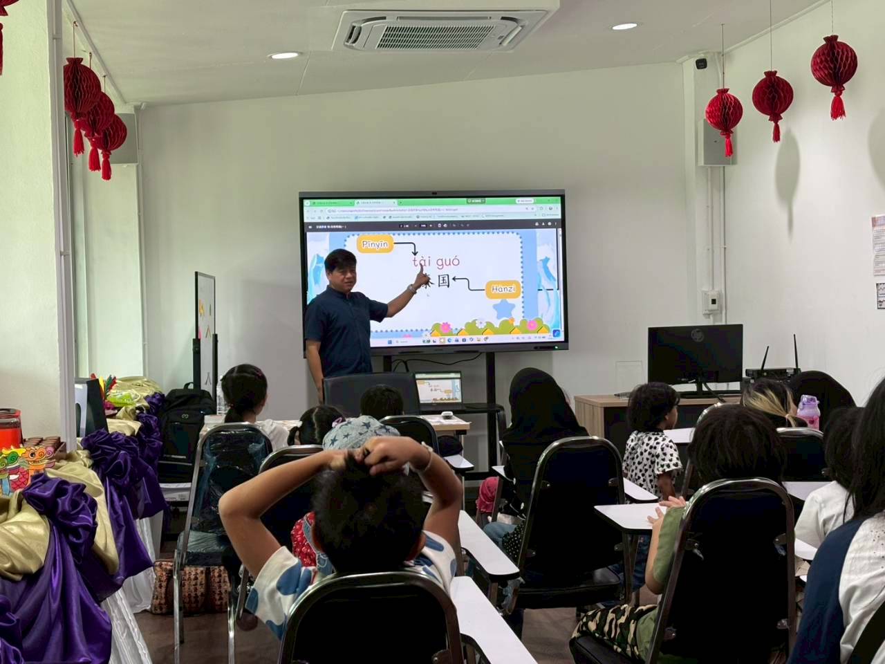 พัฒนาหลักสูตรและดำเนินการสอนภาษาจีนพื้นฐาน สำหรับกลุ่มเด็กบ้านเรียน (Home School)
